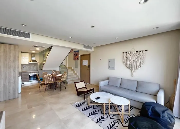 Spectacular & Soaring 2 Bdr W Private Rooftop Jacuzzi & Access Appartement *