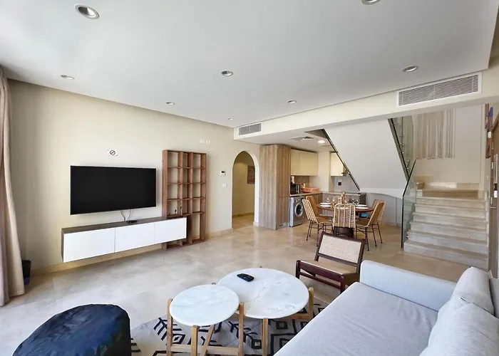 Appartement Spectacular & Soaring 2 Bdr W Private Rooftop Jacuzzi & Access *