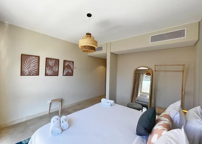 Spectacular & Soaring 2 Bdr W Private Rooftop Jacuzzi & Access Appartement *