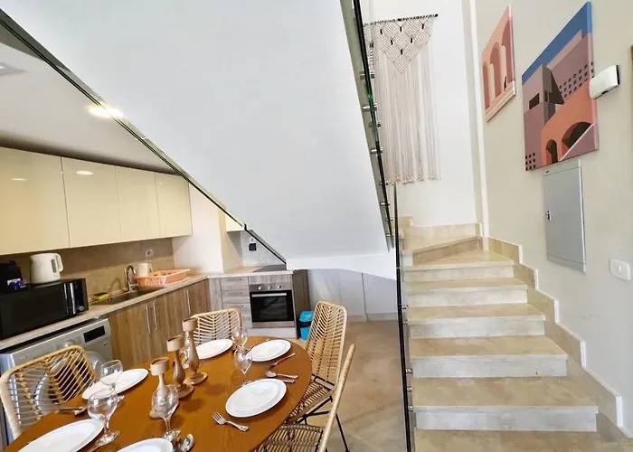 Spectacular & Soaring 2 Bdr W Private Rooftop Jacuzzi & Access * Hurghada
